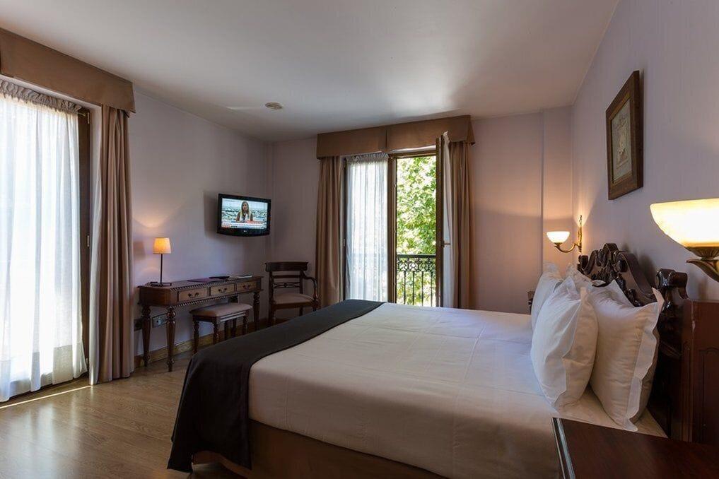 Ayre Hotel Alfonso II Ов'єдо Екстер'єр фото