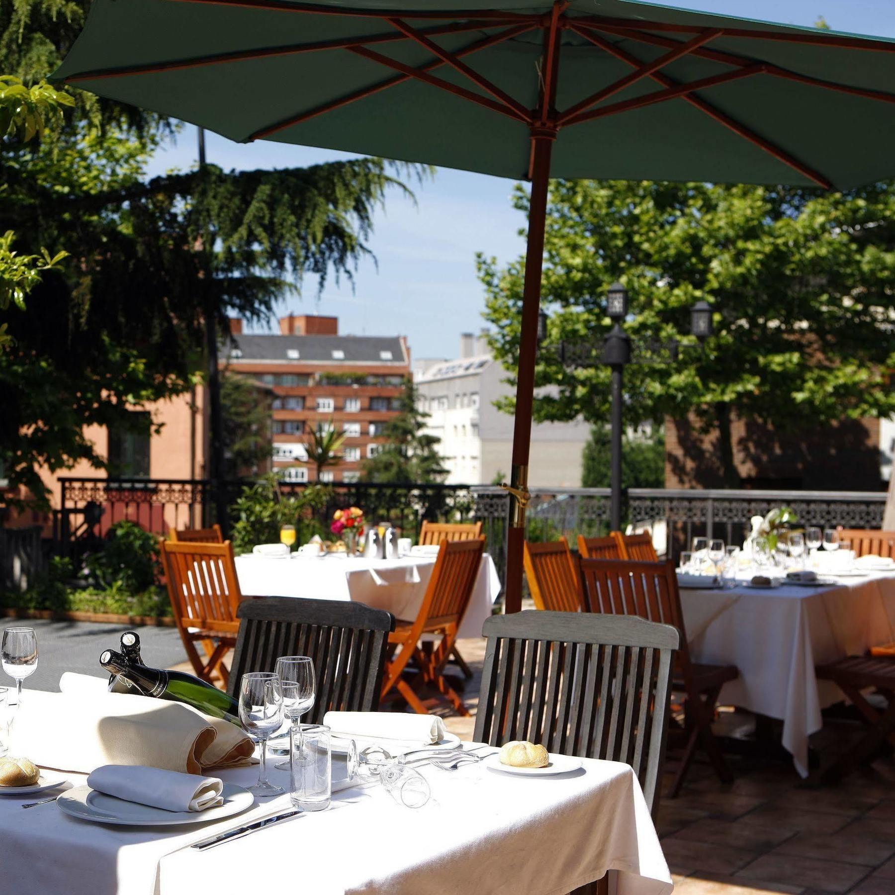 Ayre Hotel Alfonso II Ов'єдо Екстер'єр фото
